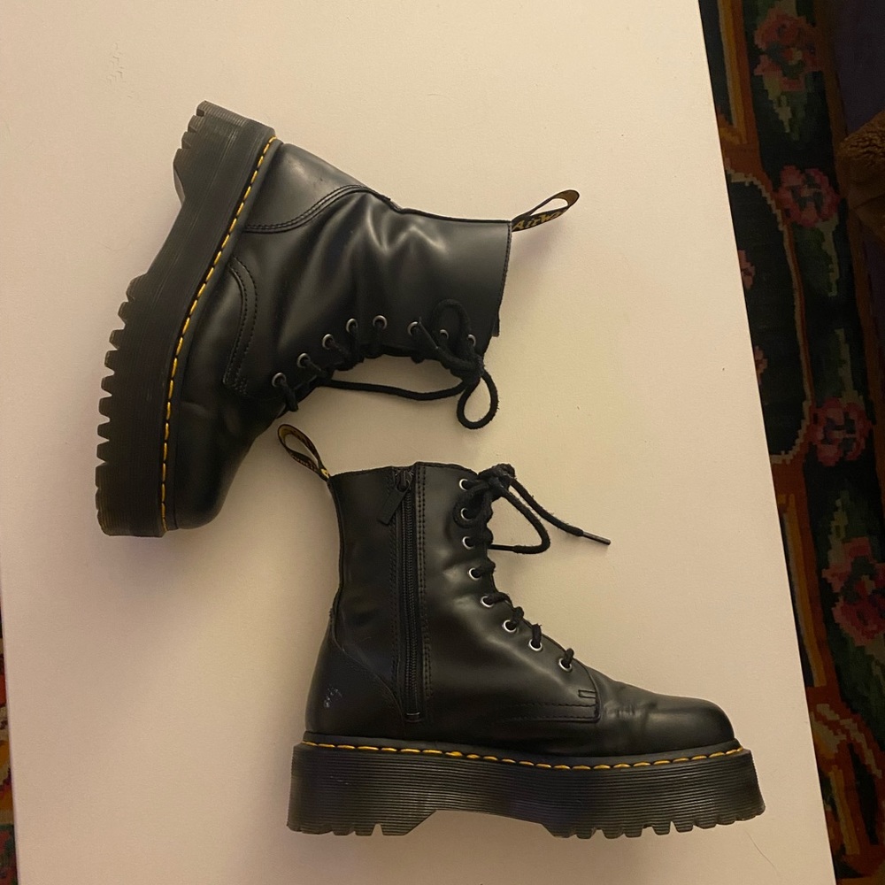 Jadon platform doc Martin boots